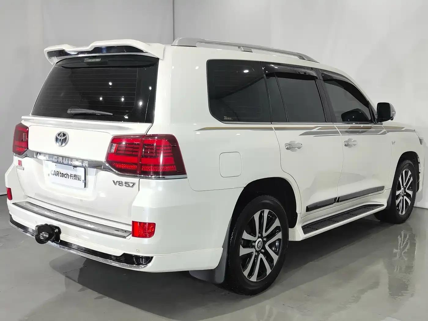 2019 Land Cruiser (Imported) 5.7L Automatic — миниатюра 19