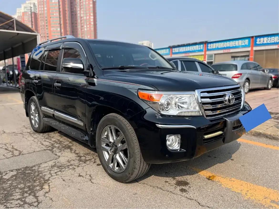 2015 Land Cruiser Imported Model 4.0L V6 Middle East Limited Edition — миниатюра 3