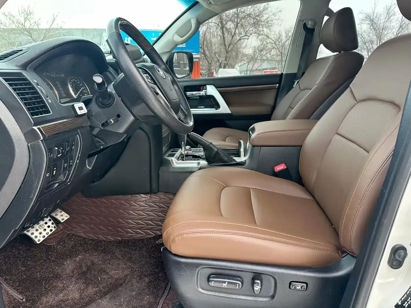 2013 Land Cruiser (Imported) Middle East Version — миниатюра 4