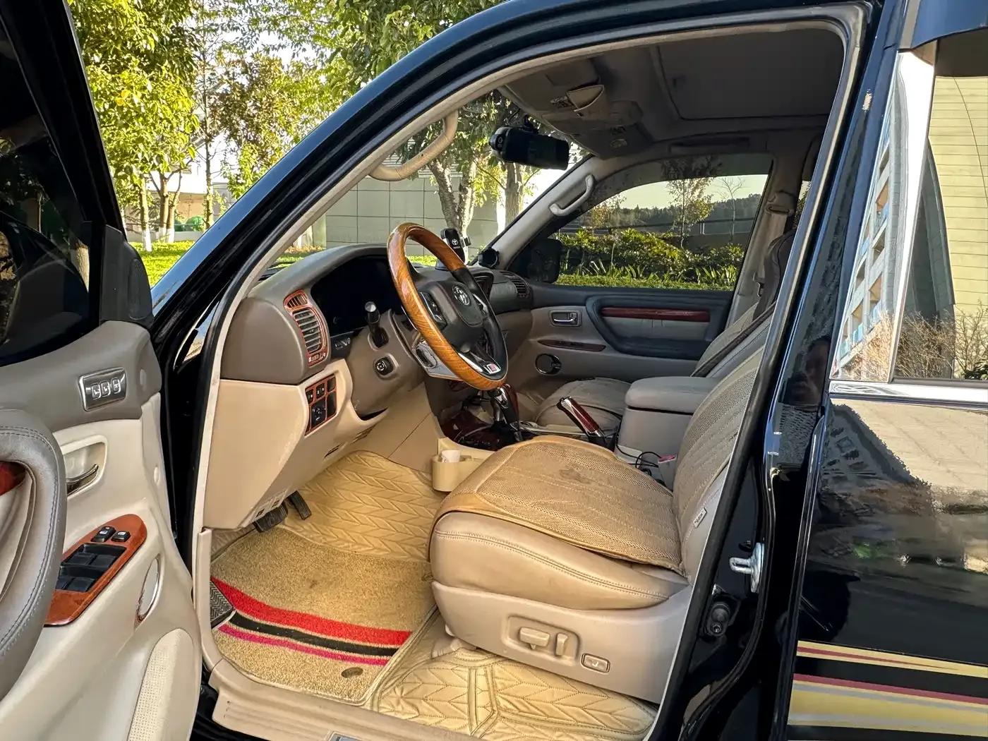 2001 Land Cruiser (Imported) 4.7L Automatic — миниатюра 10