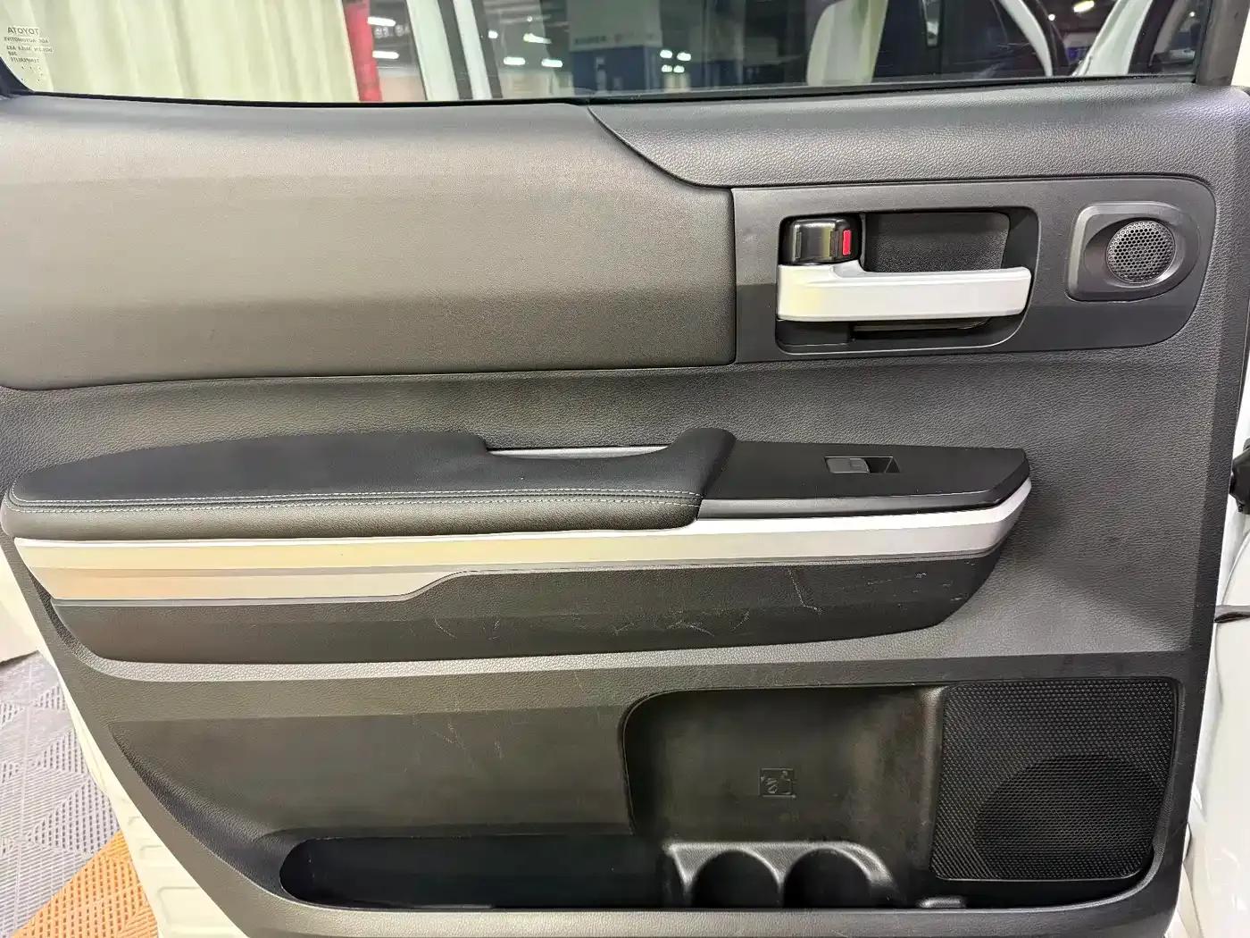 2014 Tundra 5.7L TRD Pro — миниатюра 33