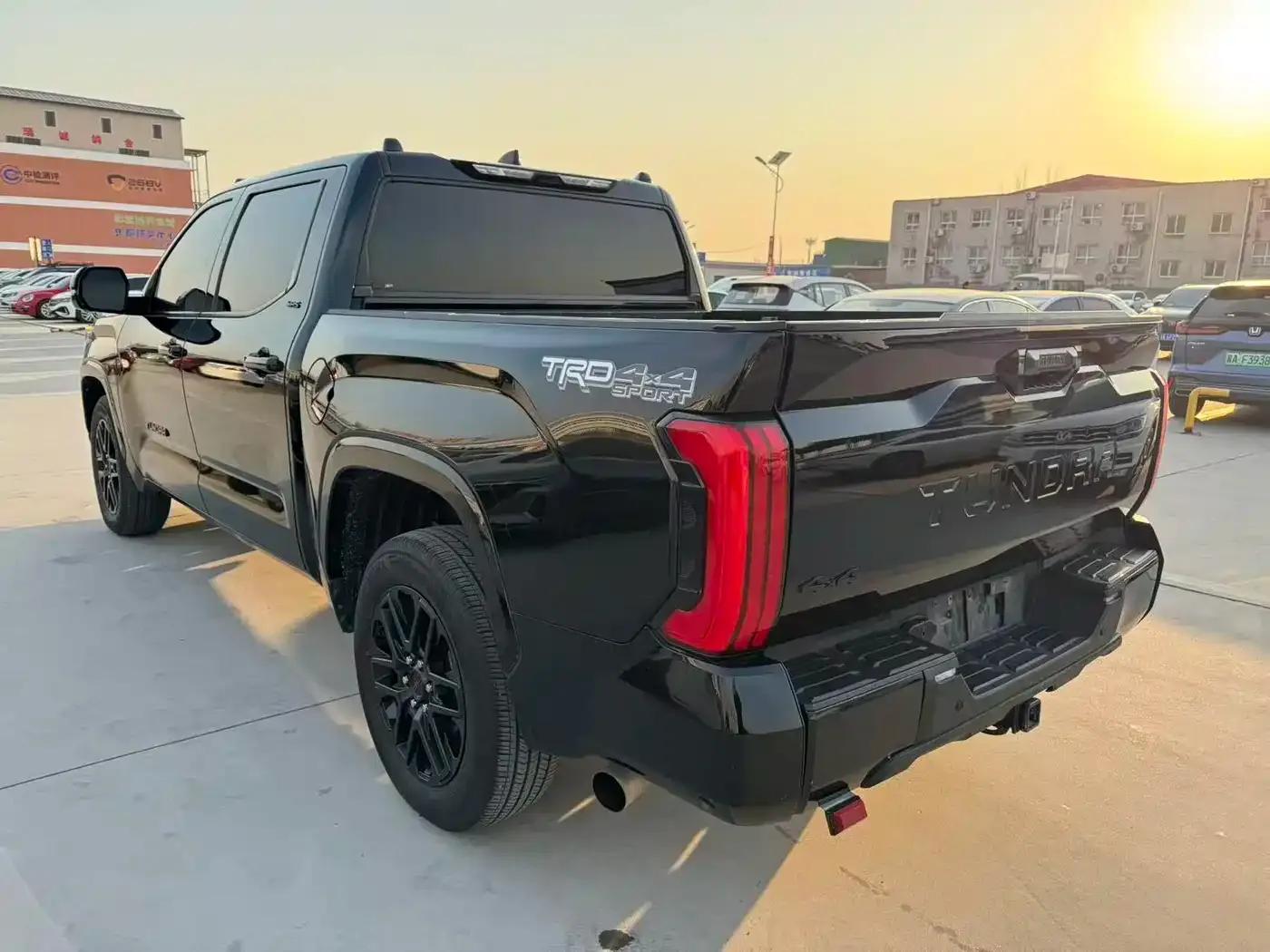 2023 Tundra 3.5T US Spec — миниатюра 11