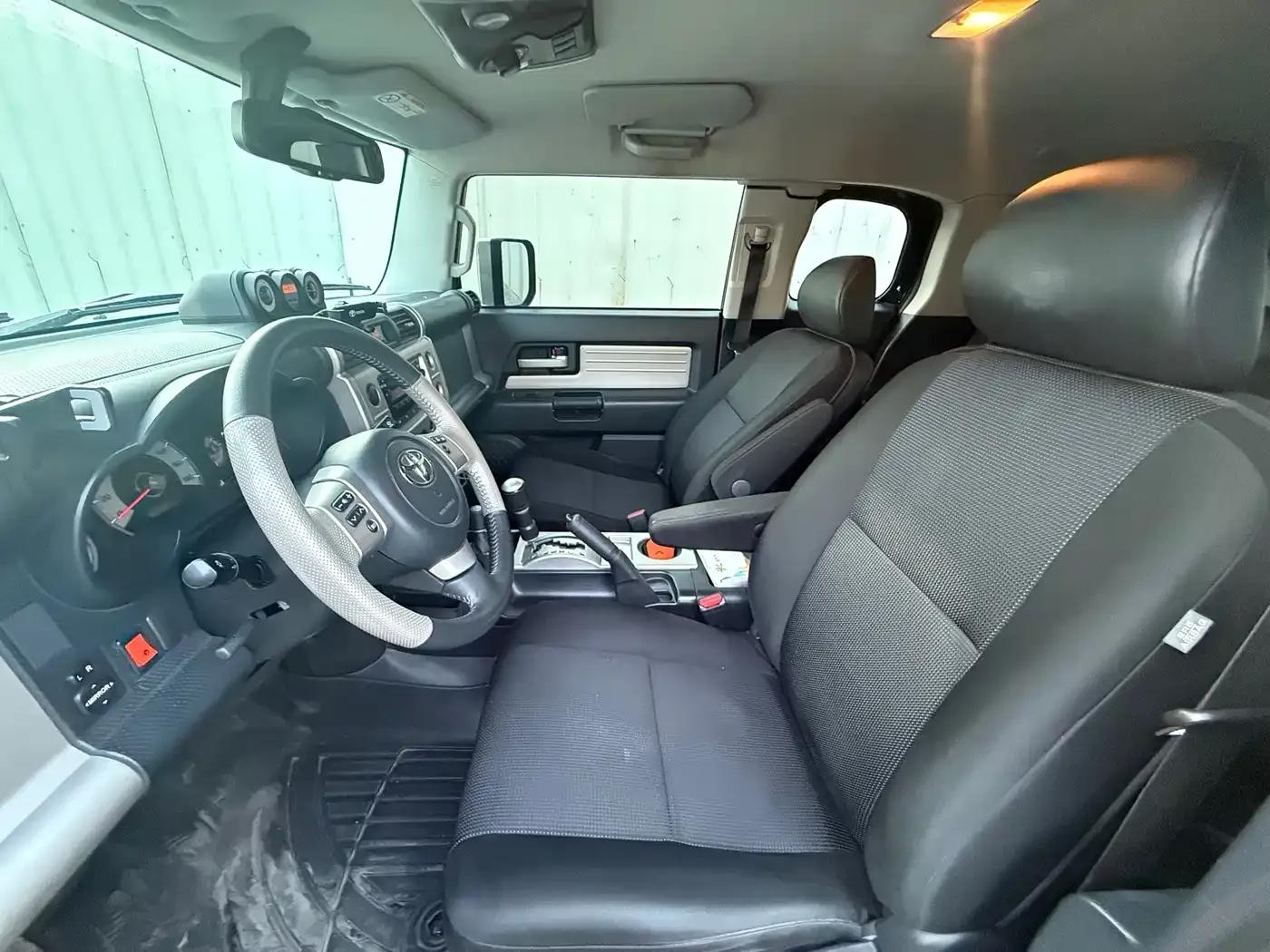 2013 FJ Cruiser 4.0L — миниатюра 4
