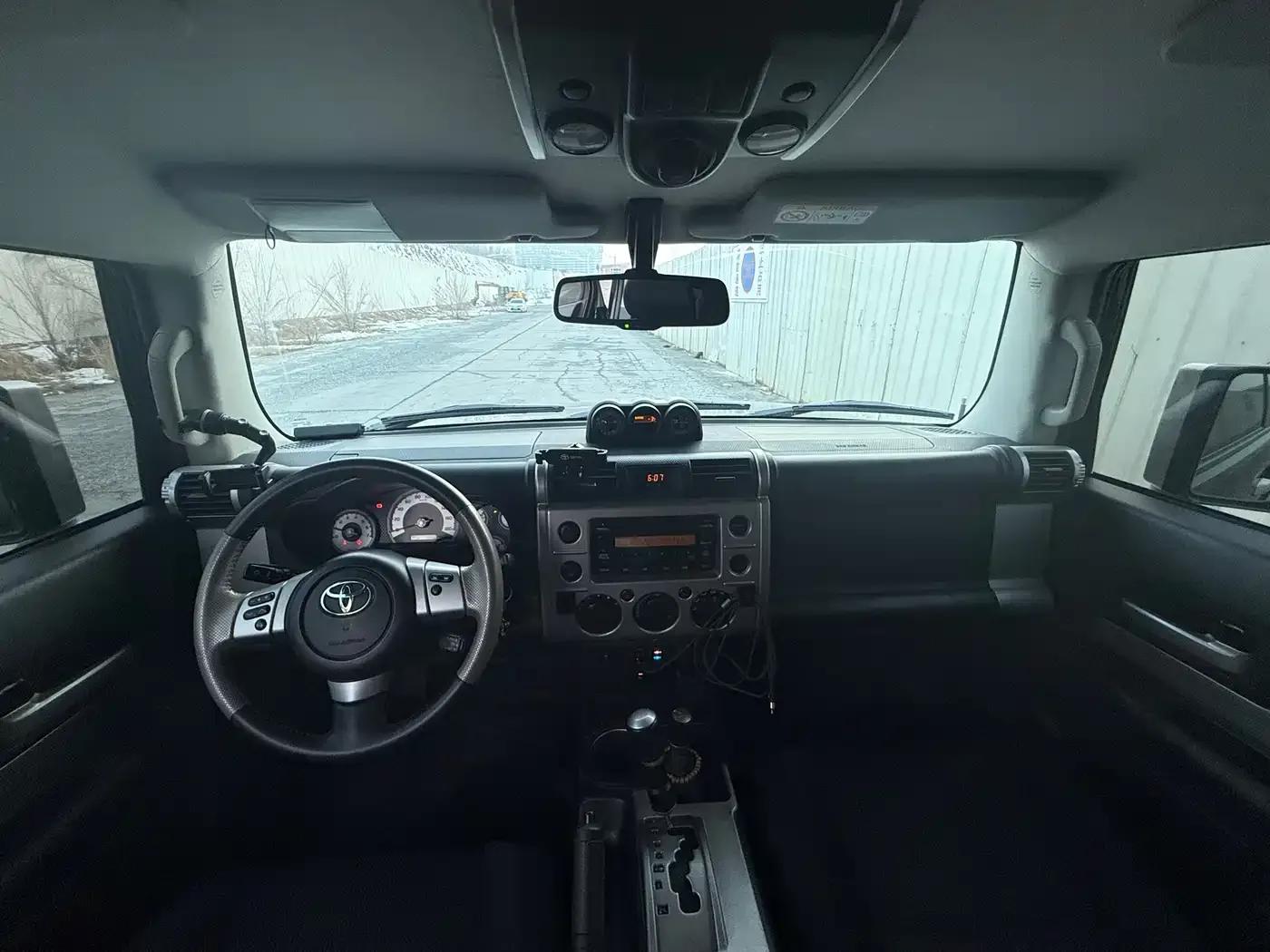 2013 FJ Cruiser 4.0L — миниатюра 5