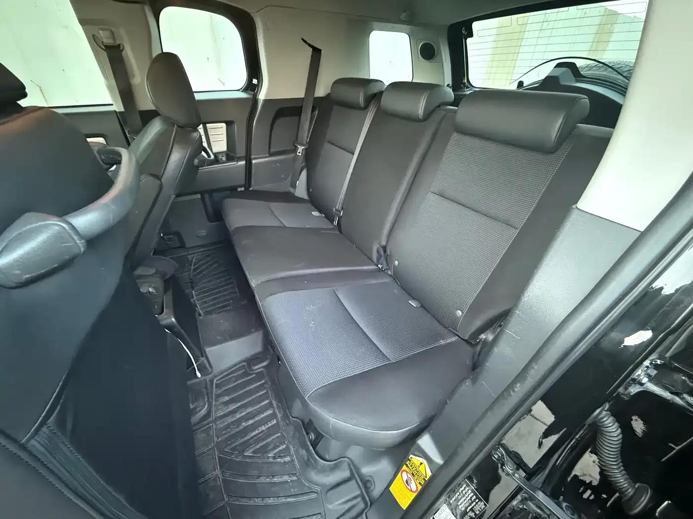 2013 FJ Cruiser 4.0L — миниатюра 6