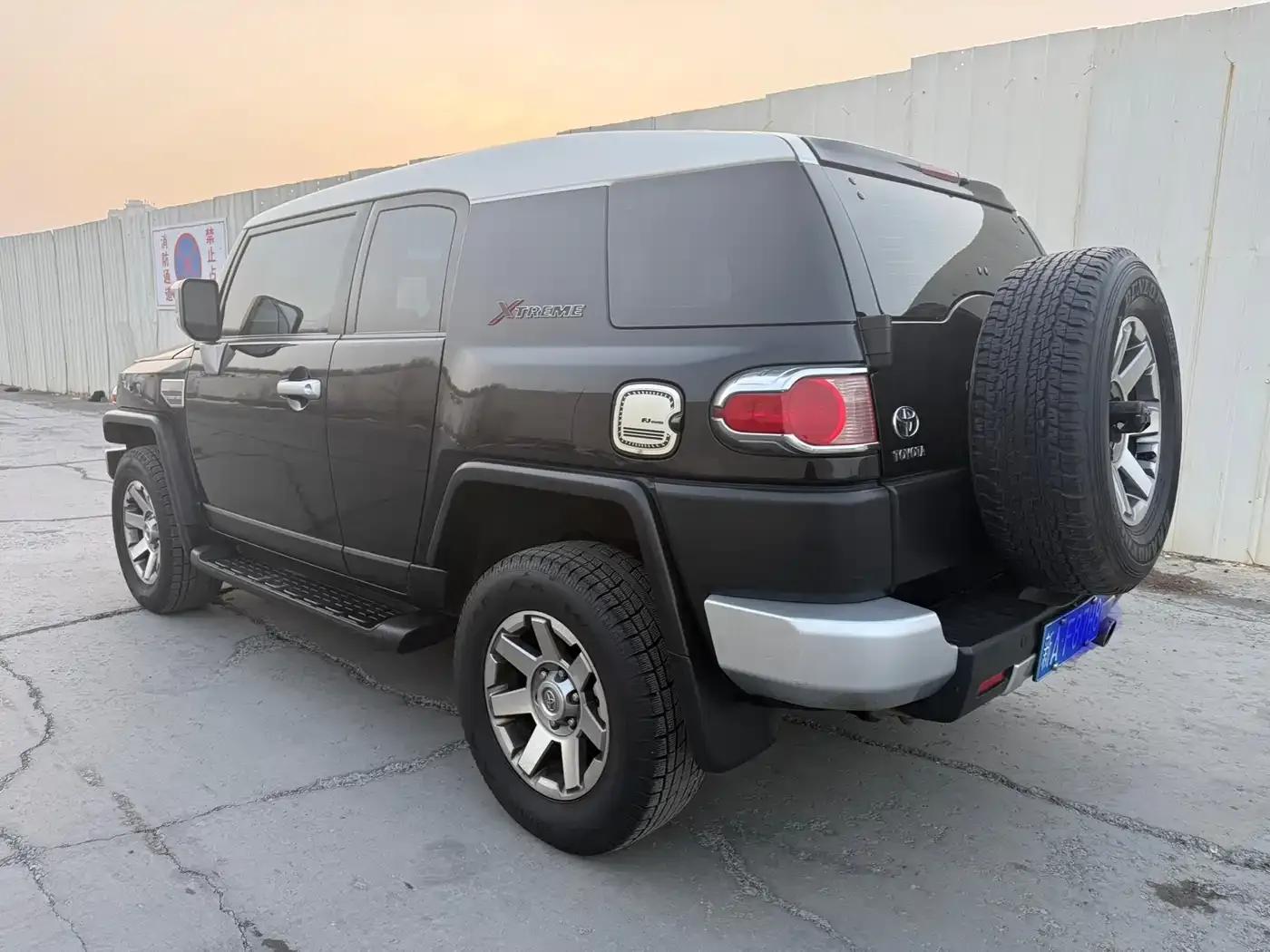 2013 FJ Cruiser 4.0L — миниатюра 7