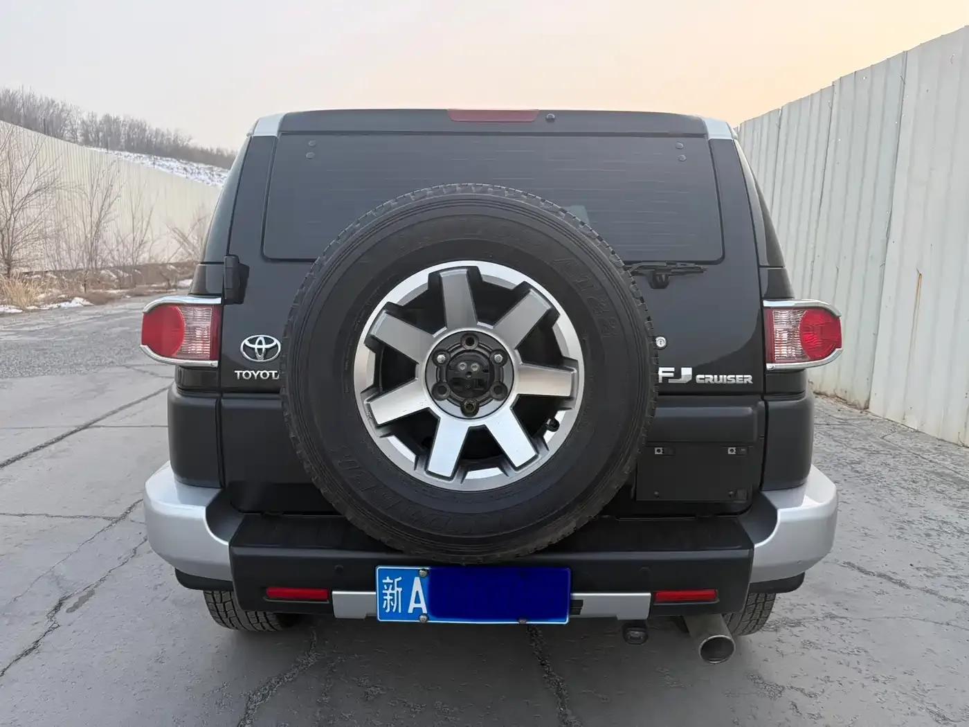 2013 FJ Cruiser 4.0L — миниатюра 8