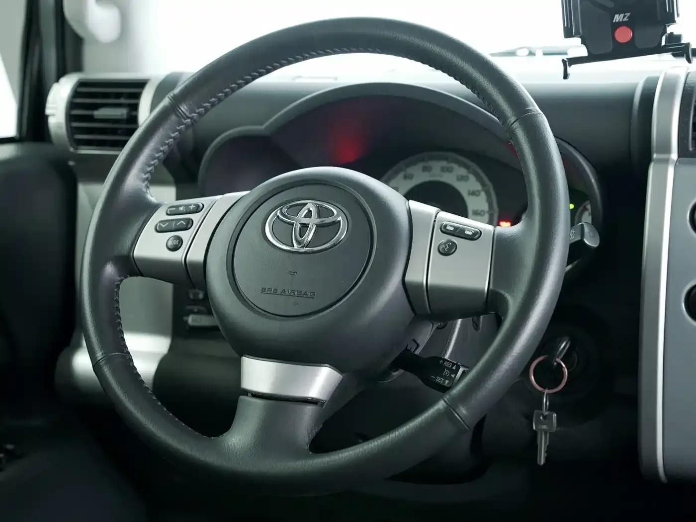 2023 FJ Cruiser 4.0L Automatic — миниатюра 4