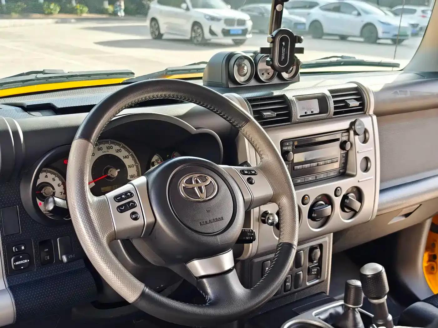 2019 FJ Cruiser 4.0L Middle East Edition — миниатюра 11
