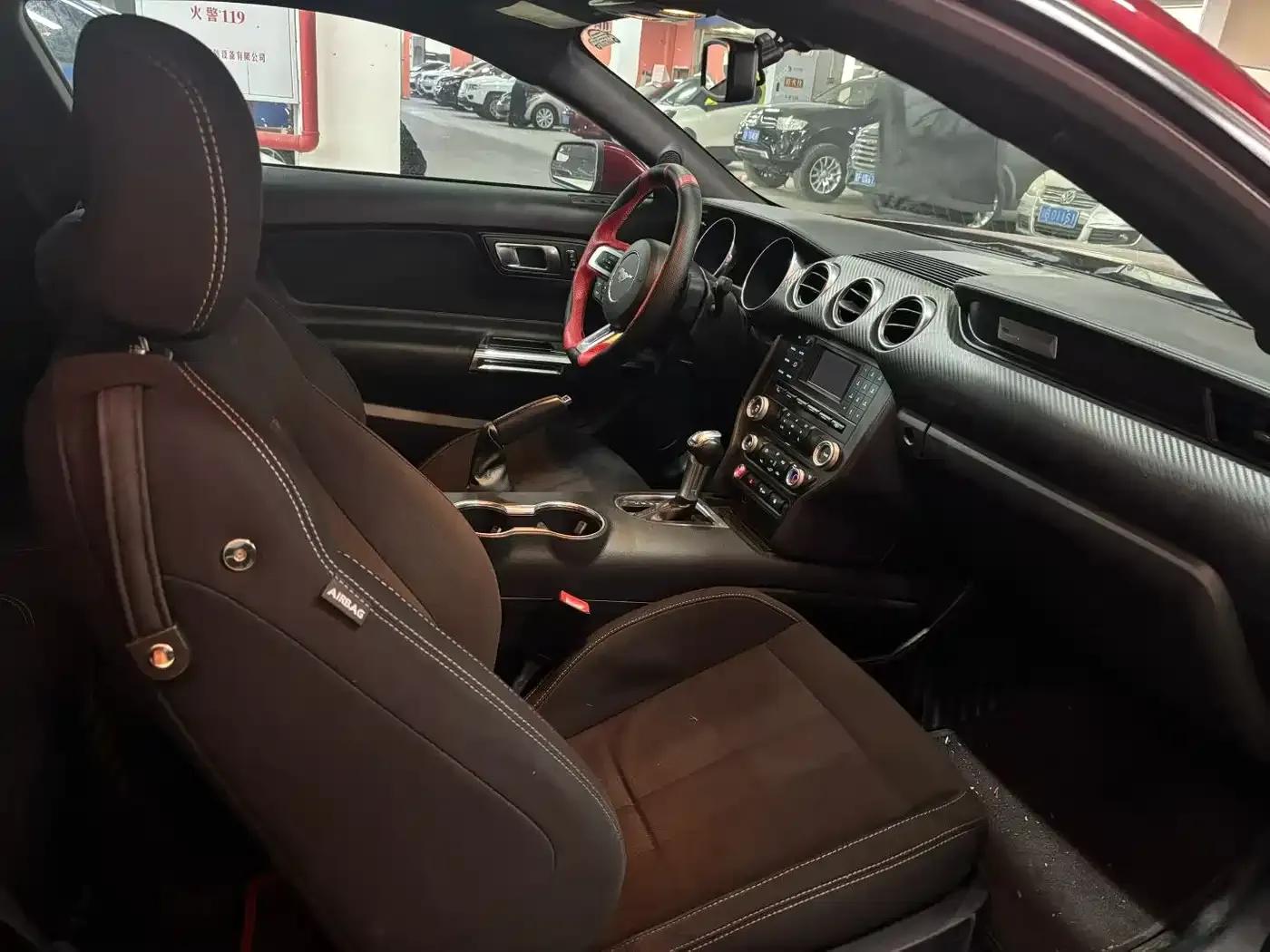 2019 Mustang 2.3L EcoBoost Dark Knight Sport Edition — миниатюра 2