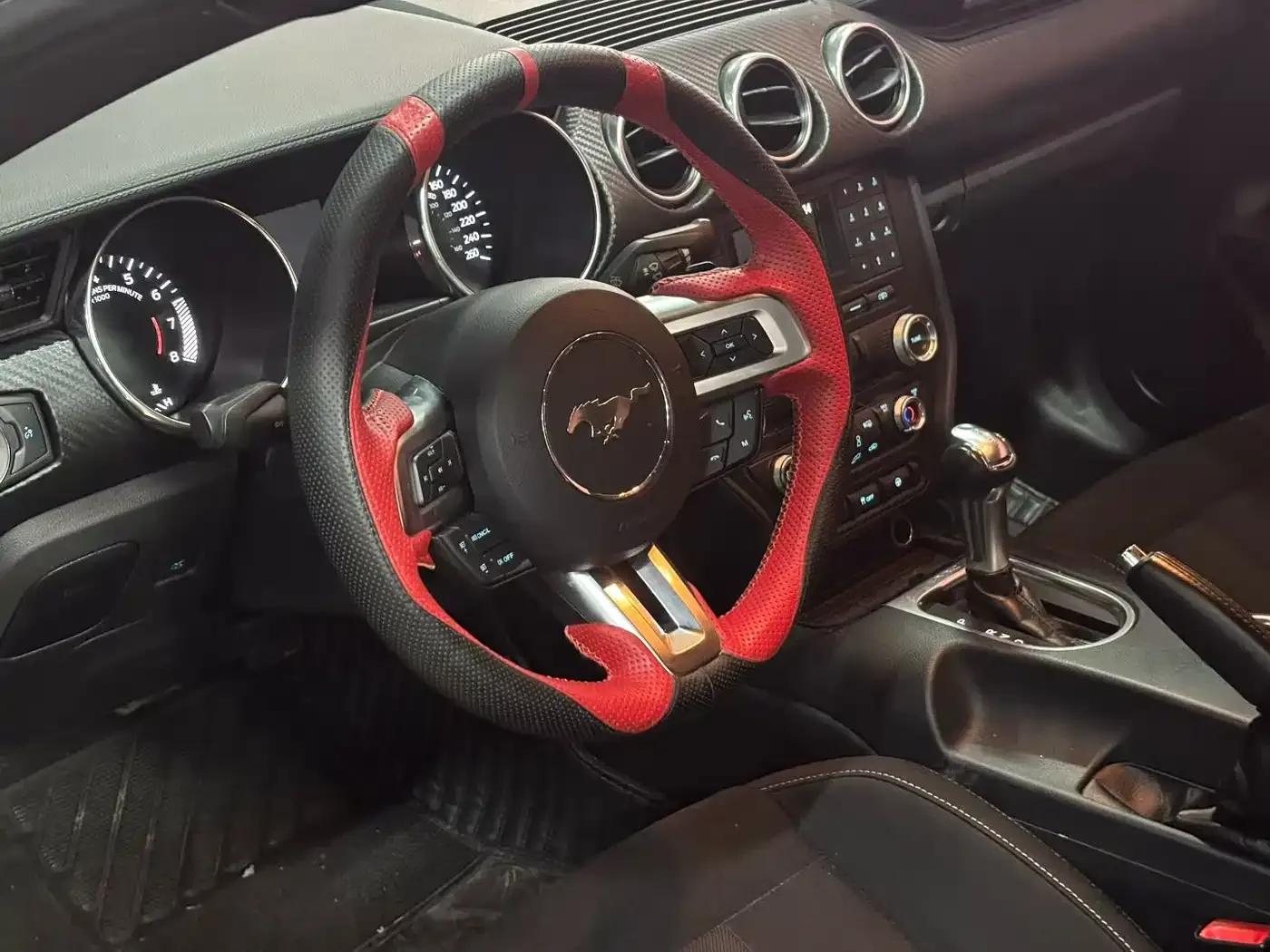 2019 Mustang 2.3L EcoBoost Dark Knight Sport Edition — миниатюра 3