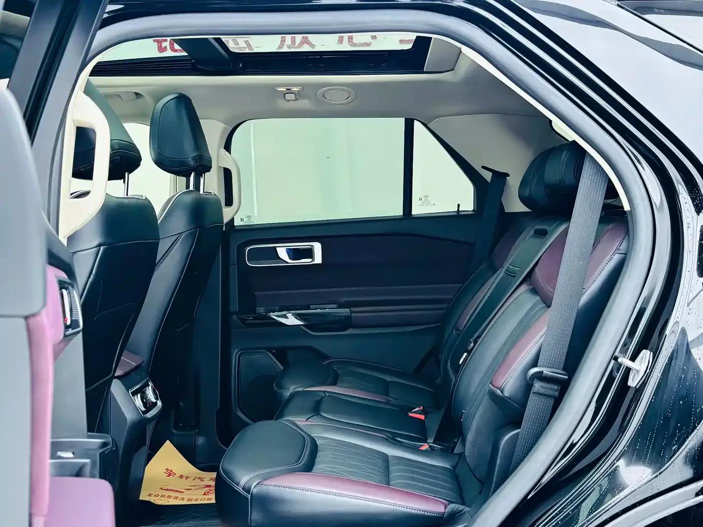 2023 Ford Explorer EcoBoost 285 AWD Titanium Edition 7-Seater — миниатюра 14