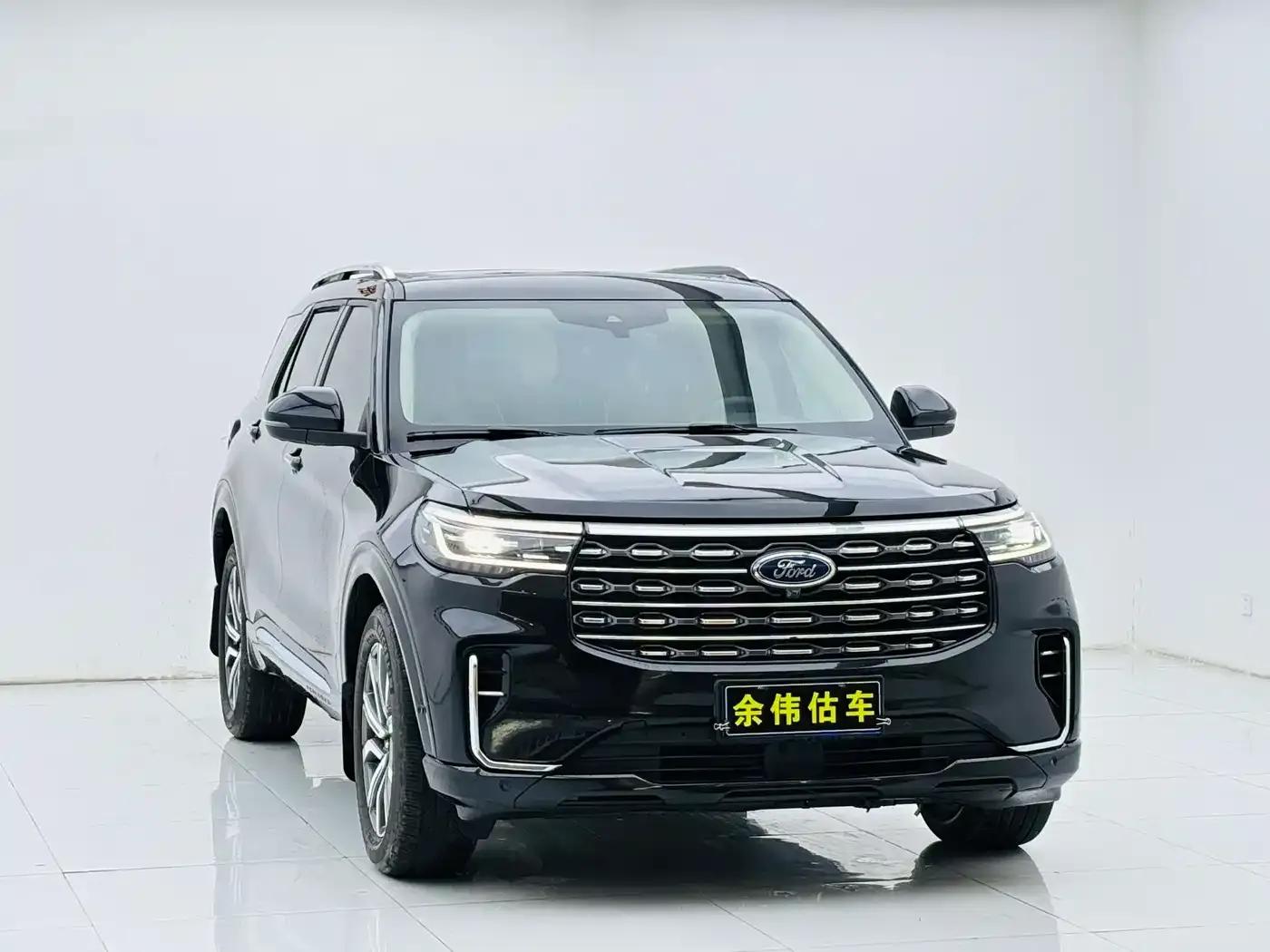 2023 Ford Explorer EcoBoost 285 AWD Titanium Edition 7-Seater — миниатюра 3