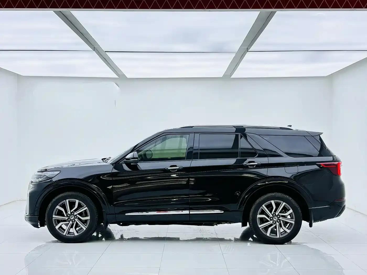 2023 Ford Explorer EcoBoost 285 AWD Titanium Edition 7-Seater — миниатюра 4