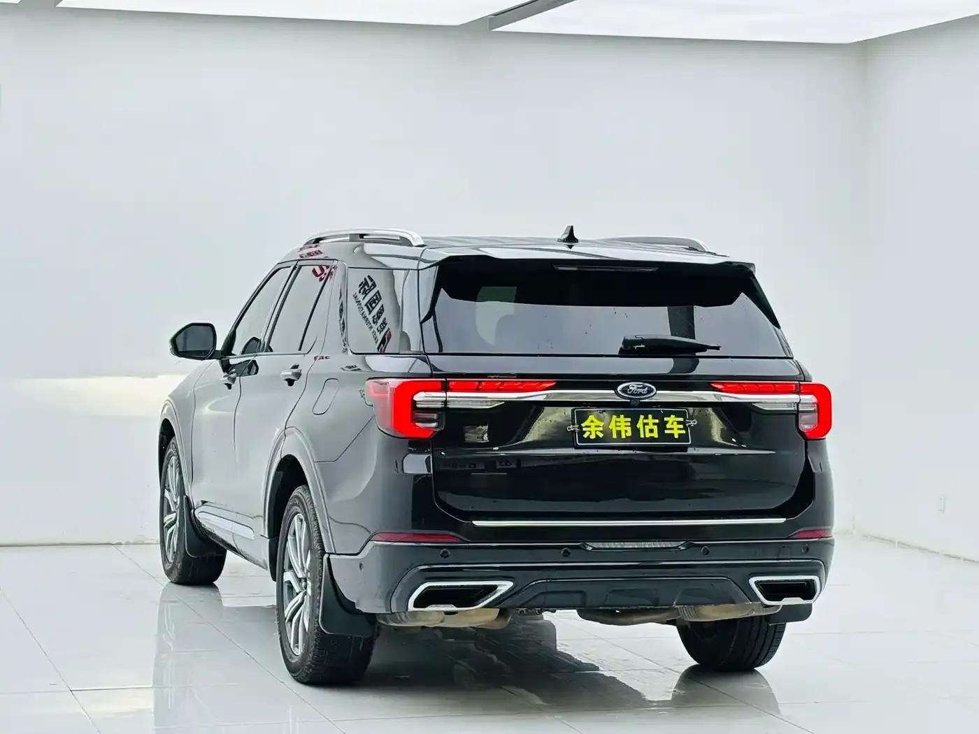 2023 Ford Explorer EcoBoost 285 AWD Titanium Edition 7-Seater — миниатюра 5