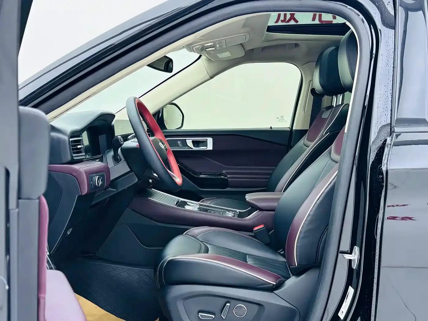 2023 Ford Explorer EcoBoost 285 AWD Titanium Edition 7-Seater — миниатюра 8