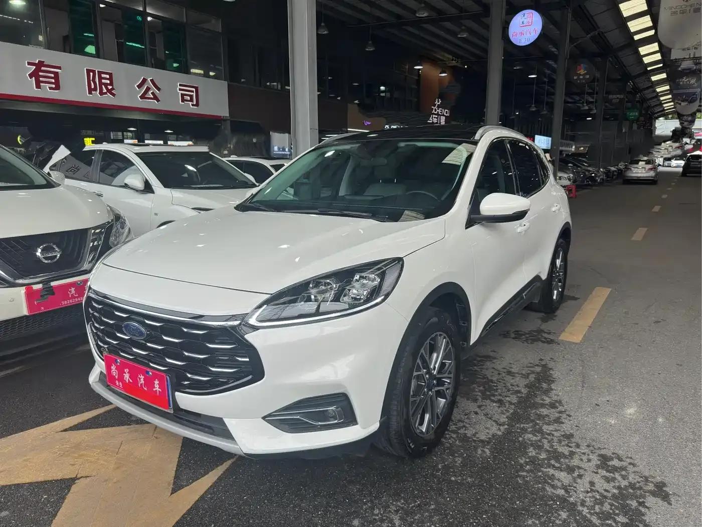 Escape 2020 EcoBoost 245 2WD Premium Edition — миниатюра 1