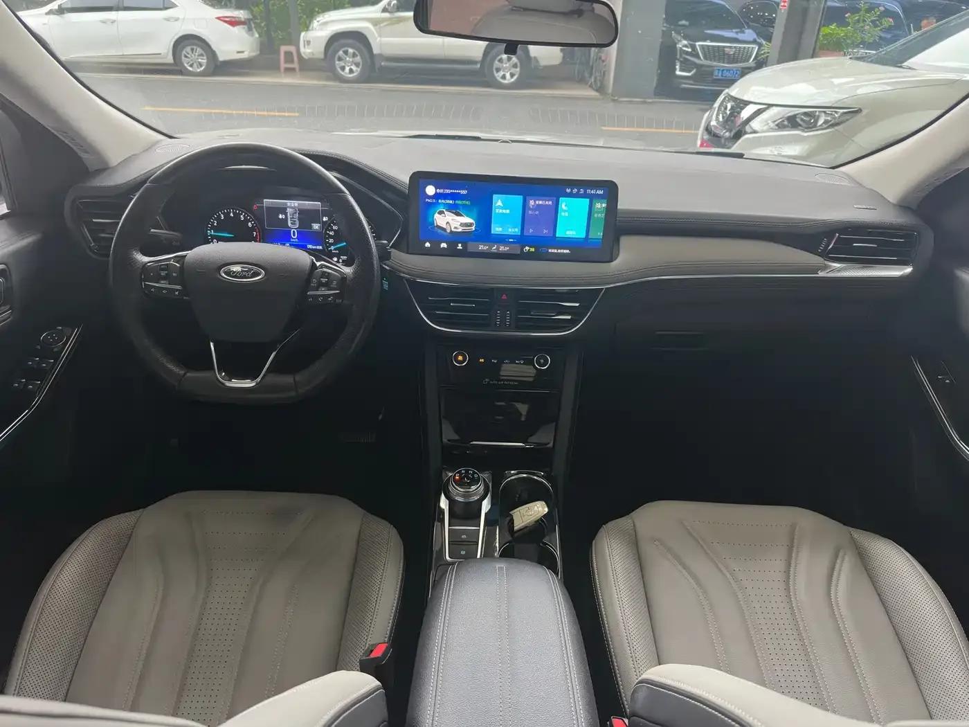 Escape 2020 EcoBoost 245 2WD Premium Edition — миниатюра 12