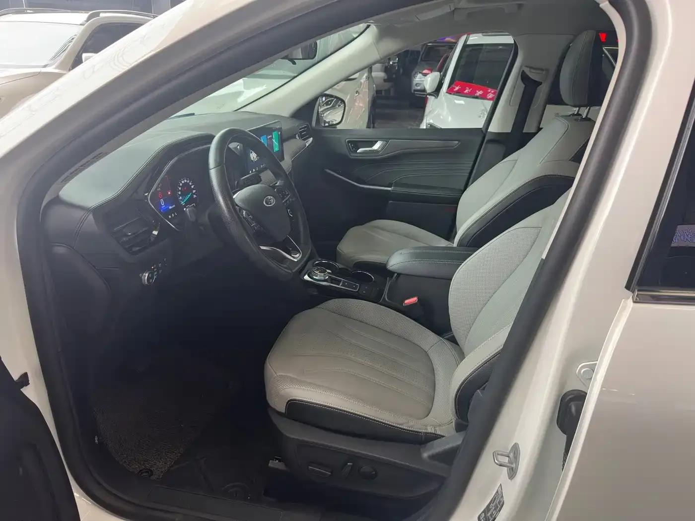 Escape 2020 EcoBoost 245 2WD Premium Edition — миниатюра 15
