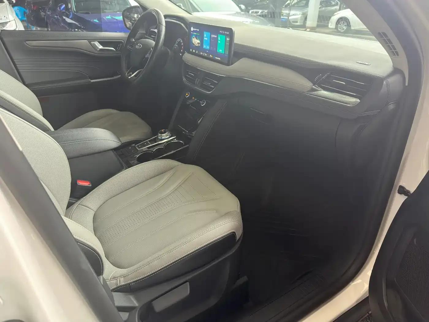 Escape 2020 EcoBoost 245 2WD Premium Edition — миниатюра 17