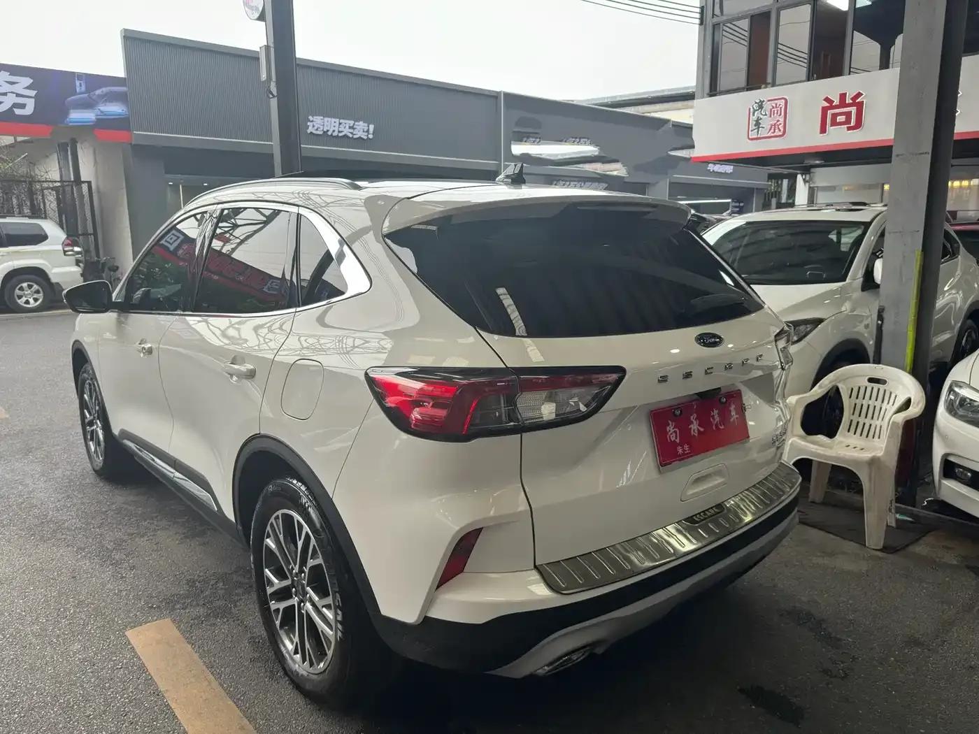 Escape 2020 EcoBoost 245 2WD Premium Edition — миниатюра 4
