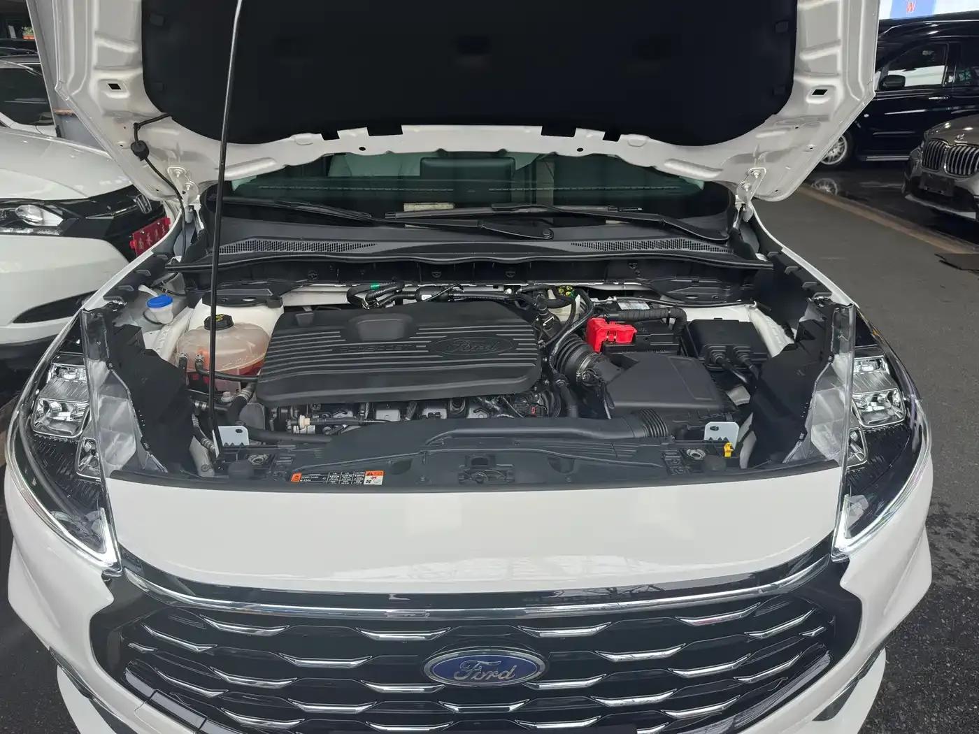 Escape 2020 EcoBoost 245 2WD Premium Edition — миниатюра 8