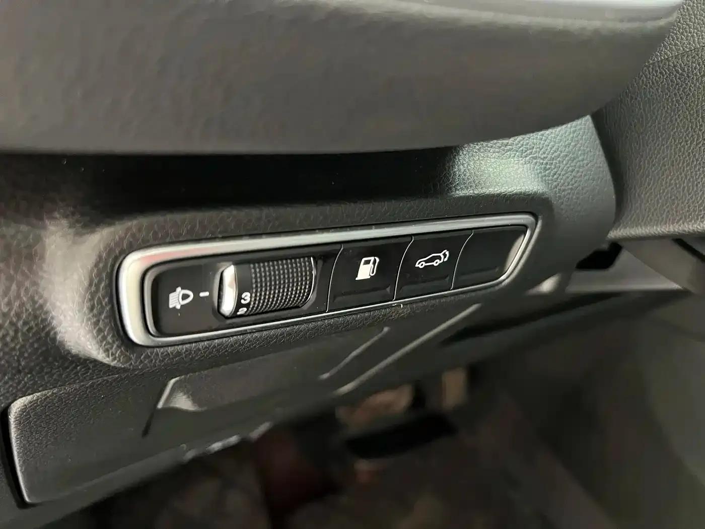 Trumpchi GS8 2022 Navigator Series 2.0TGDI 2WD Luxury Intelligent Connected Edition (7-seater) — миниатюра 15