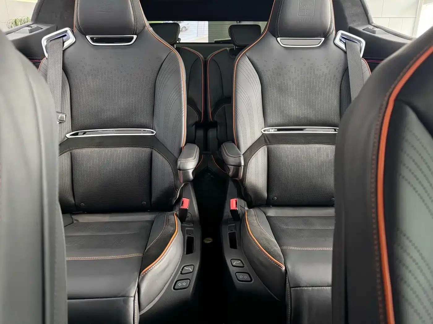HiPhi X 2021 Flagship Edition 6-seater — миниатюра 17