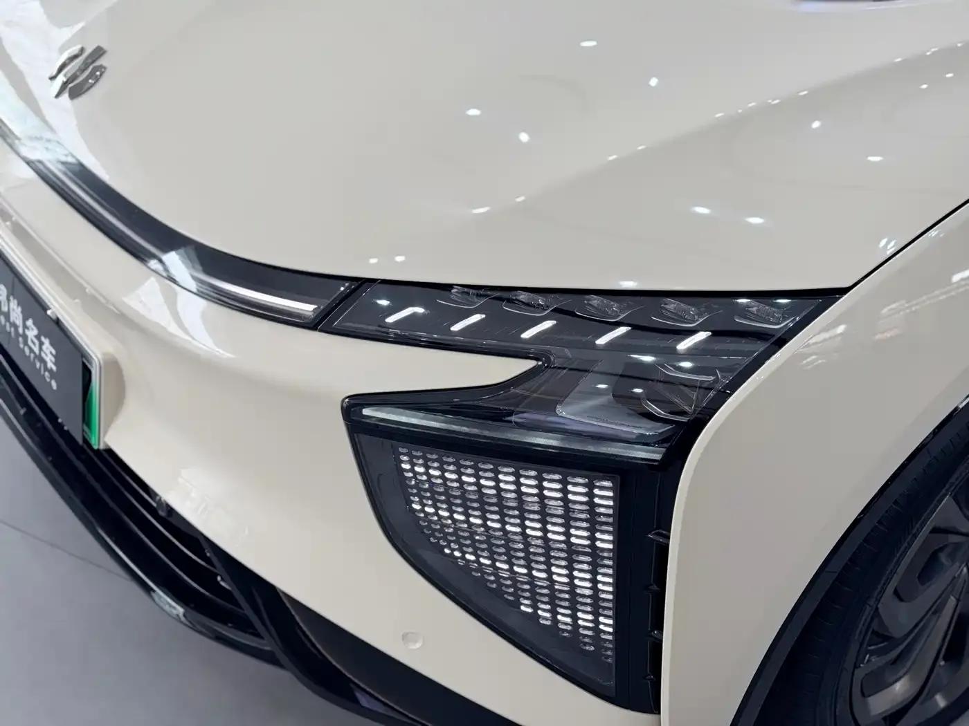 HiPhi X 2021 Flagship Edition 6-seater — миниатюра 3