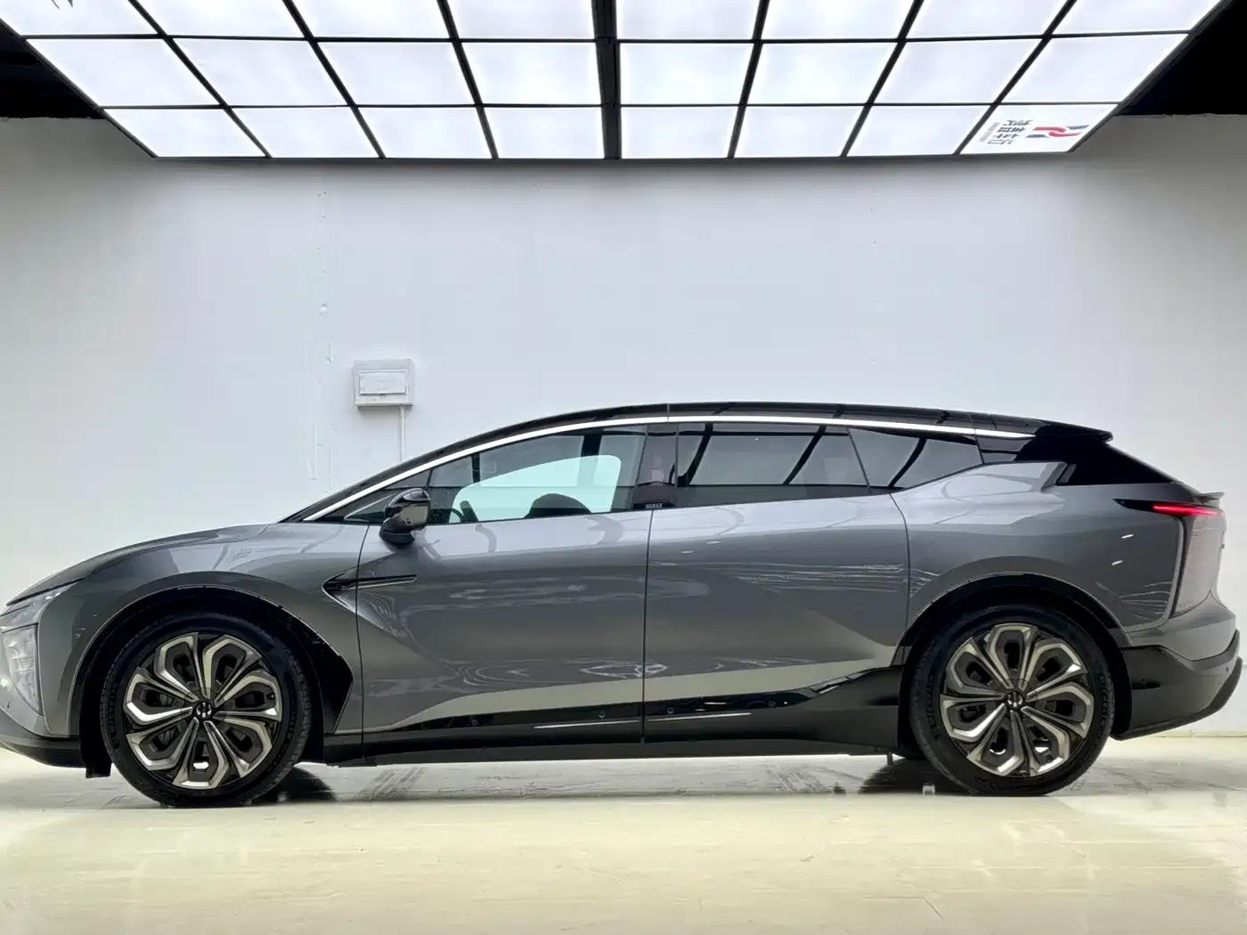 HiPhi X 2021 Flagship Edition 6-seater — миниатюра 3
