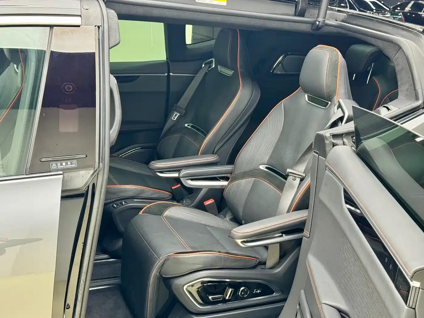 HiPhi X 2021 Flagship Edition 6-seater — миниатюра 9