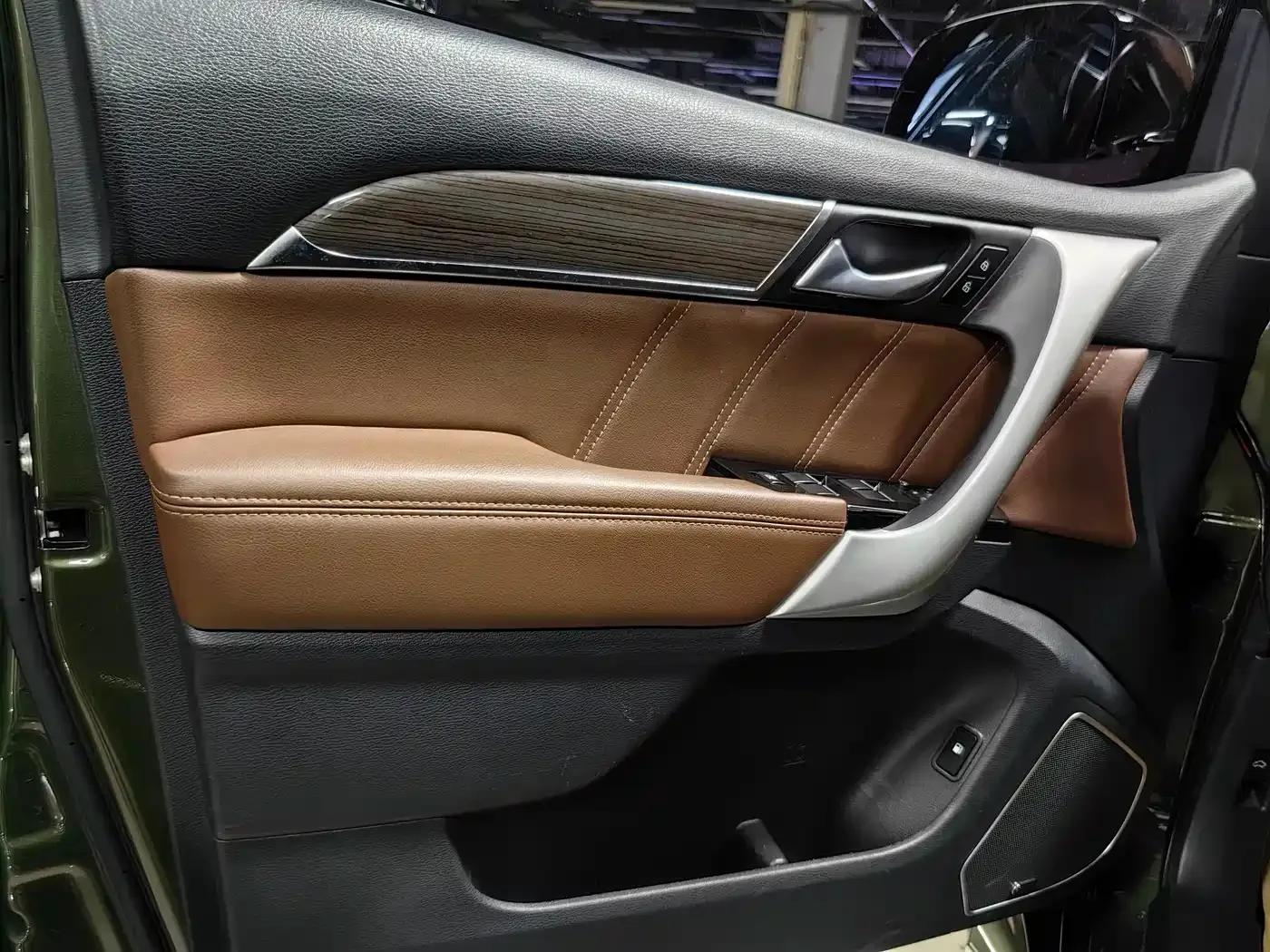 Haval H9 2016 2.0T 4WD Luxury 7-seater — миниатюра 16