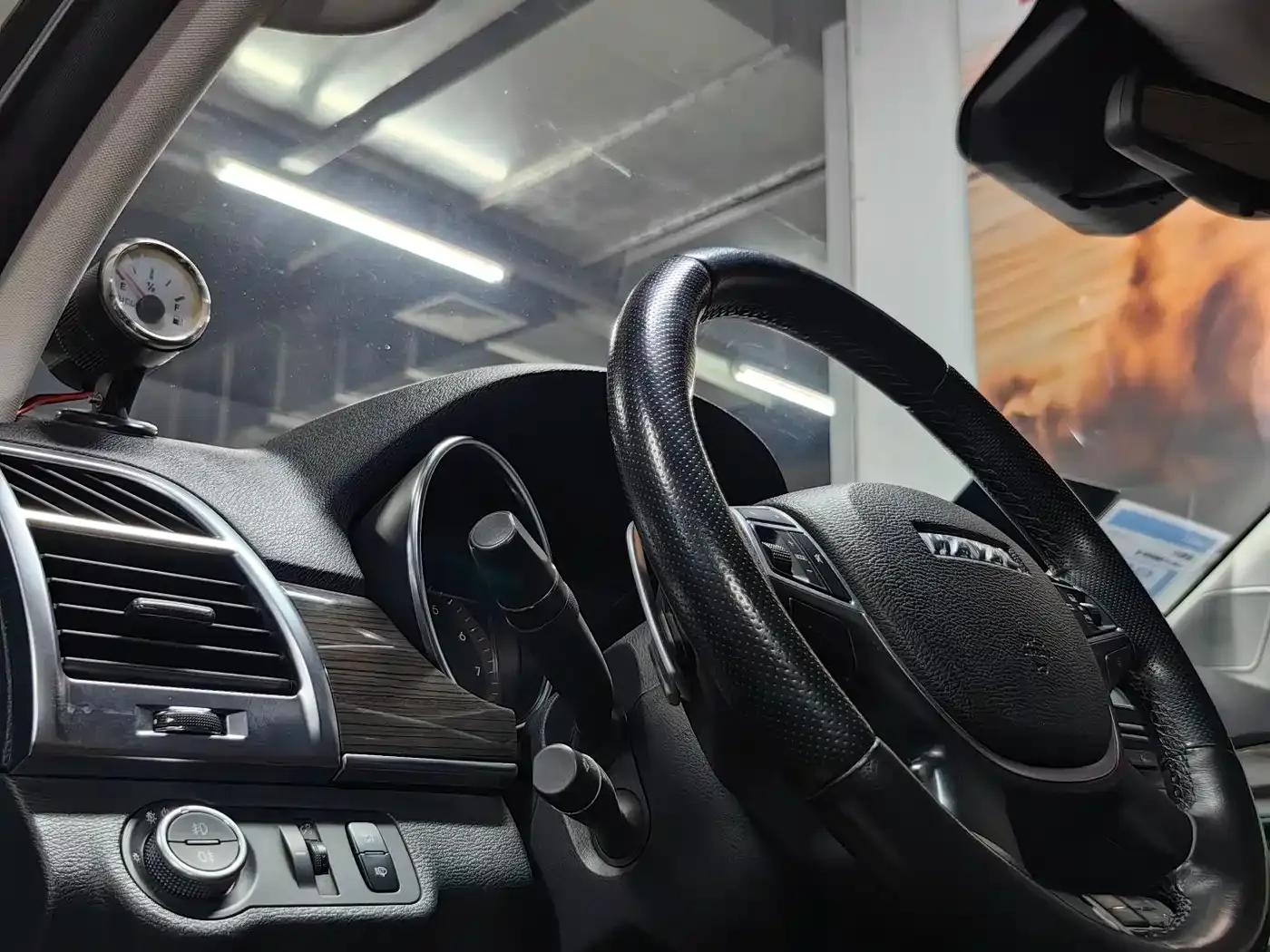 Haval H9 2016 2.0T 4WD Luxury 7-seater — миниатюра 19