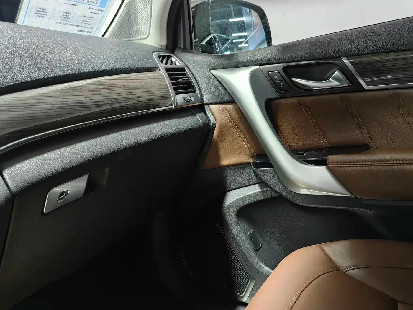 Haval H9 2016 2.0T 4WD Luxury 7-seater — миниатюра 24