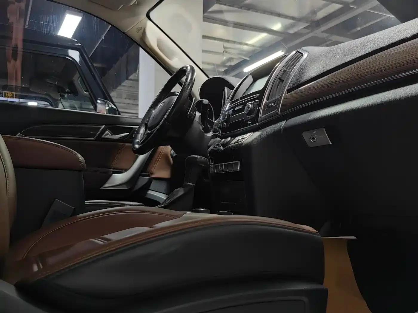 Haval H9 2016 2.0T 4WD Luxury 7-seater — миниатюра 34