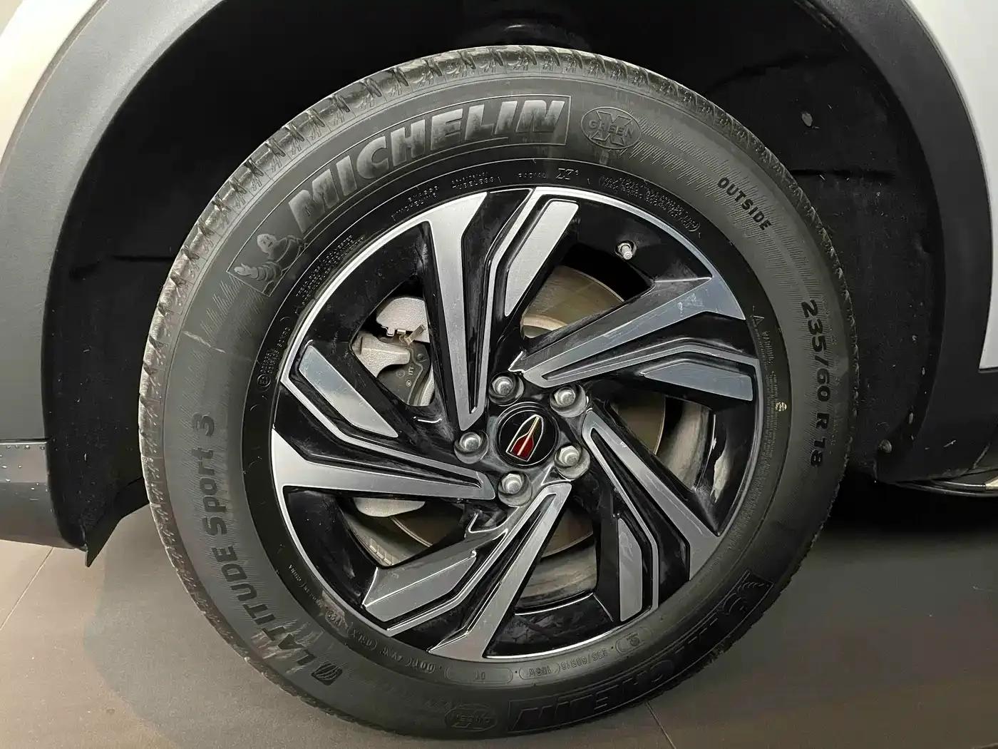 Hongqi HS5 2022 Facelift 2.0T Intelligent Flagship Edition — миниатюра 18