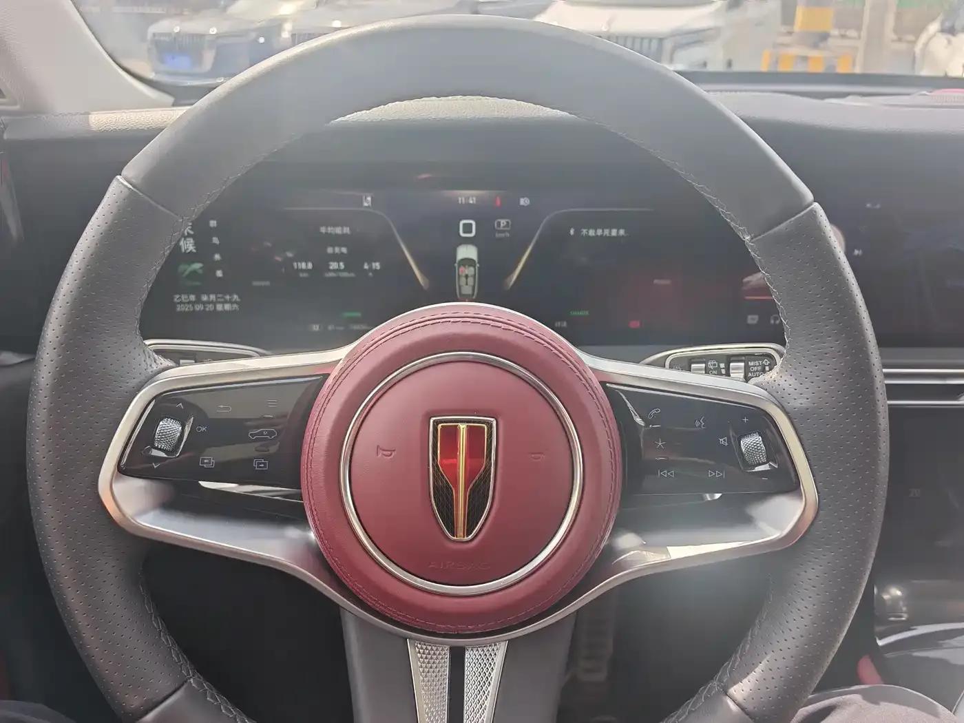 Hongqi E-HS9 2022 Model 690km Flagship Edition (Six Seats) — миниатюра 4