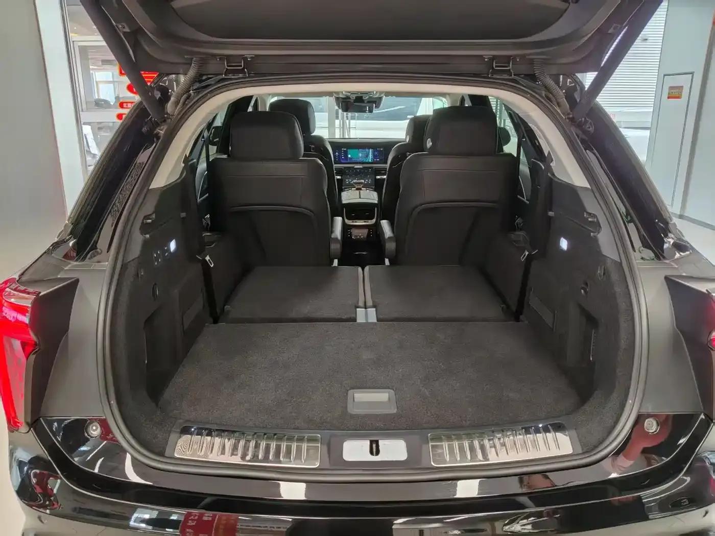 Hongqi E-HS9 2022 Model 660km Flagship Edition (Six Seats) — миниатюра 8