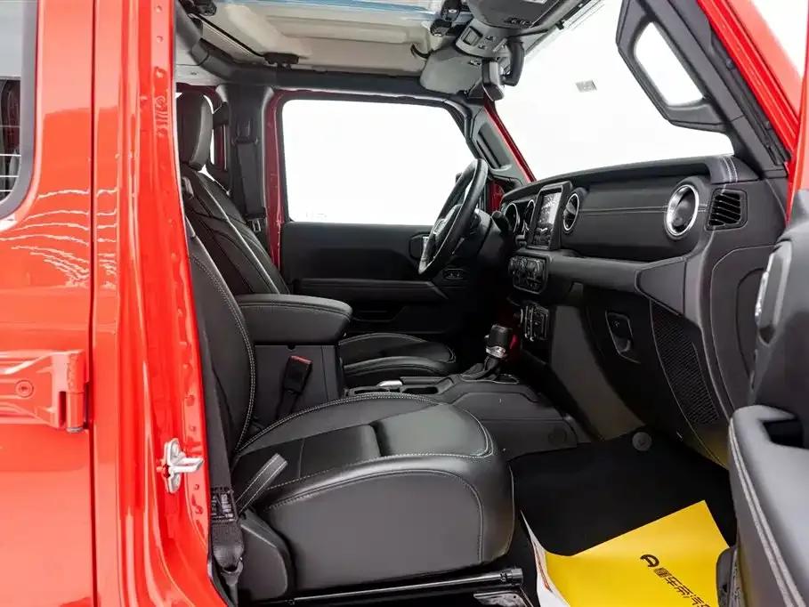 Gladiator 2022 3.6L First Edition — миниатюра 17