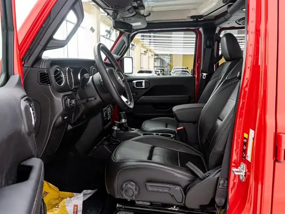 Gladiator 2022 3.6L First Edition — миниатюра 18