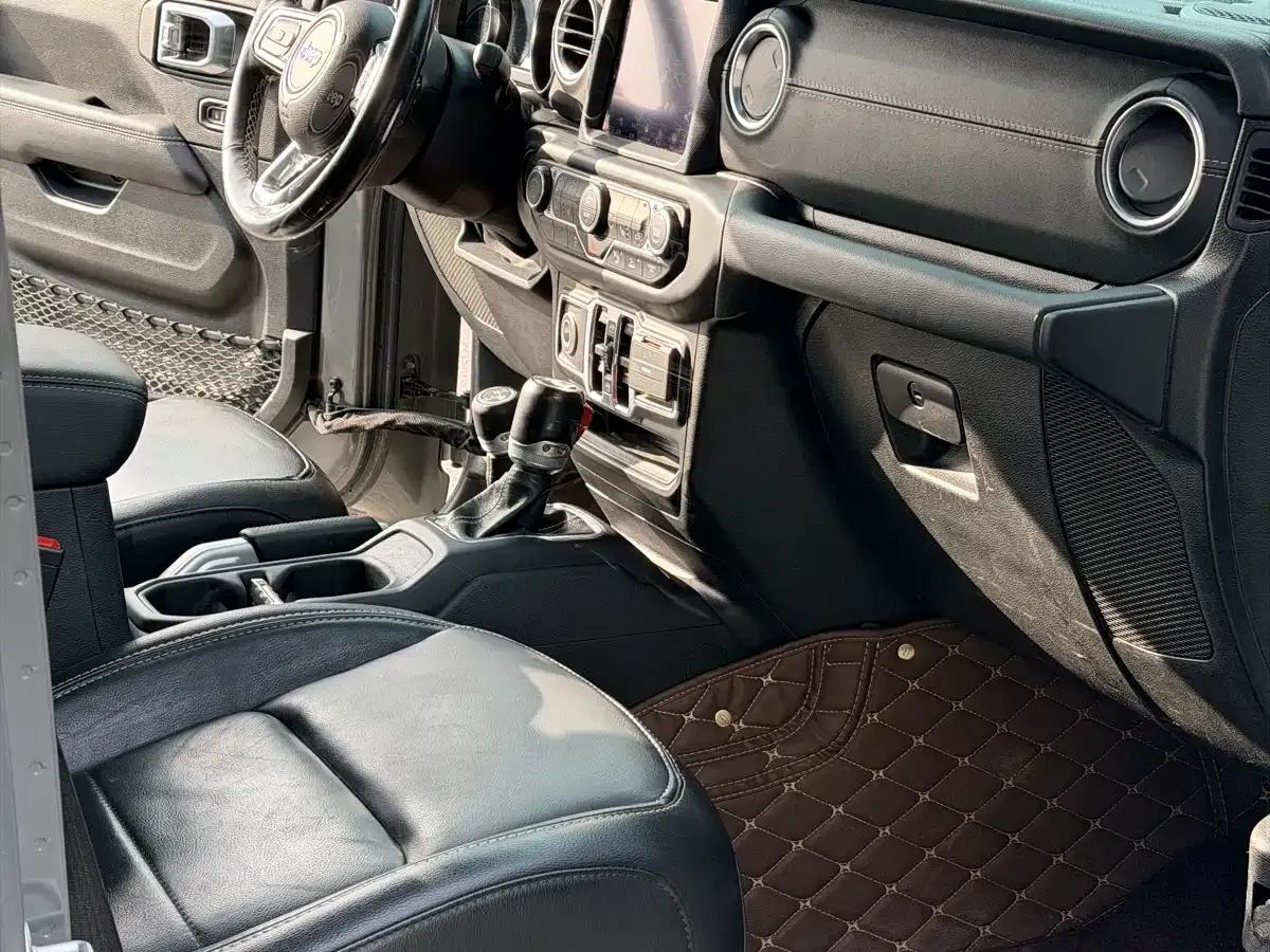 Jeep Wrangler New Energy 2021 Model 4-Door 2.0T 4xe Sahara — миниатюра 9