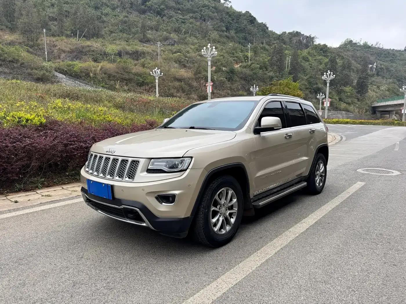 2014 Jeep Grand Cherokee Imported Model 3.0L Comfort Navigation Edition — миниатюра 1