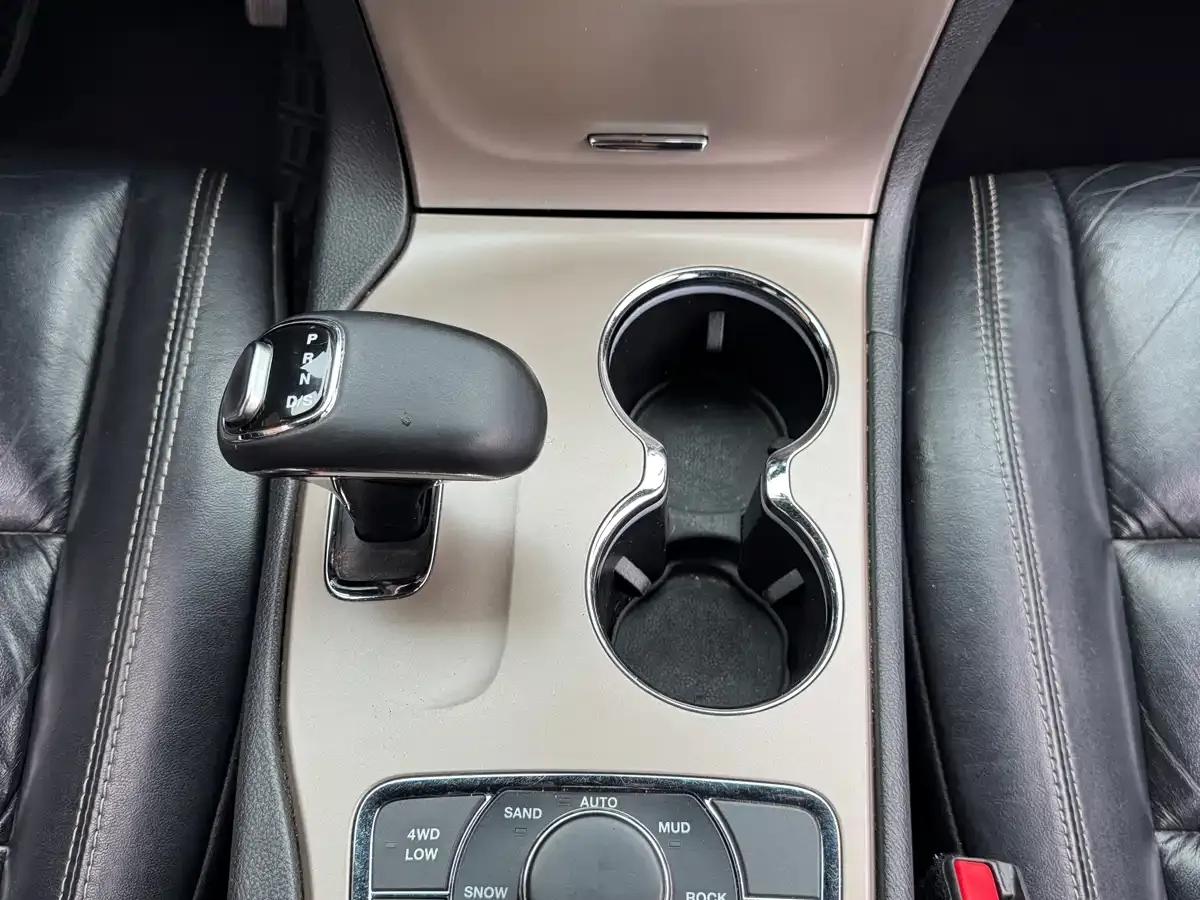 2014 Jeep Grand Cherokee Imported Model 3.0L Comfort Navigation Edition — миниатюра 6