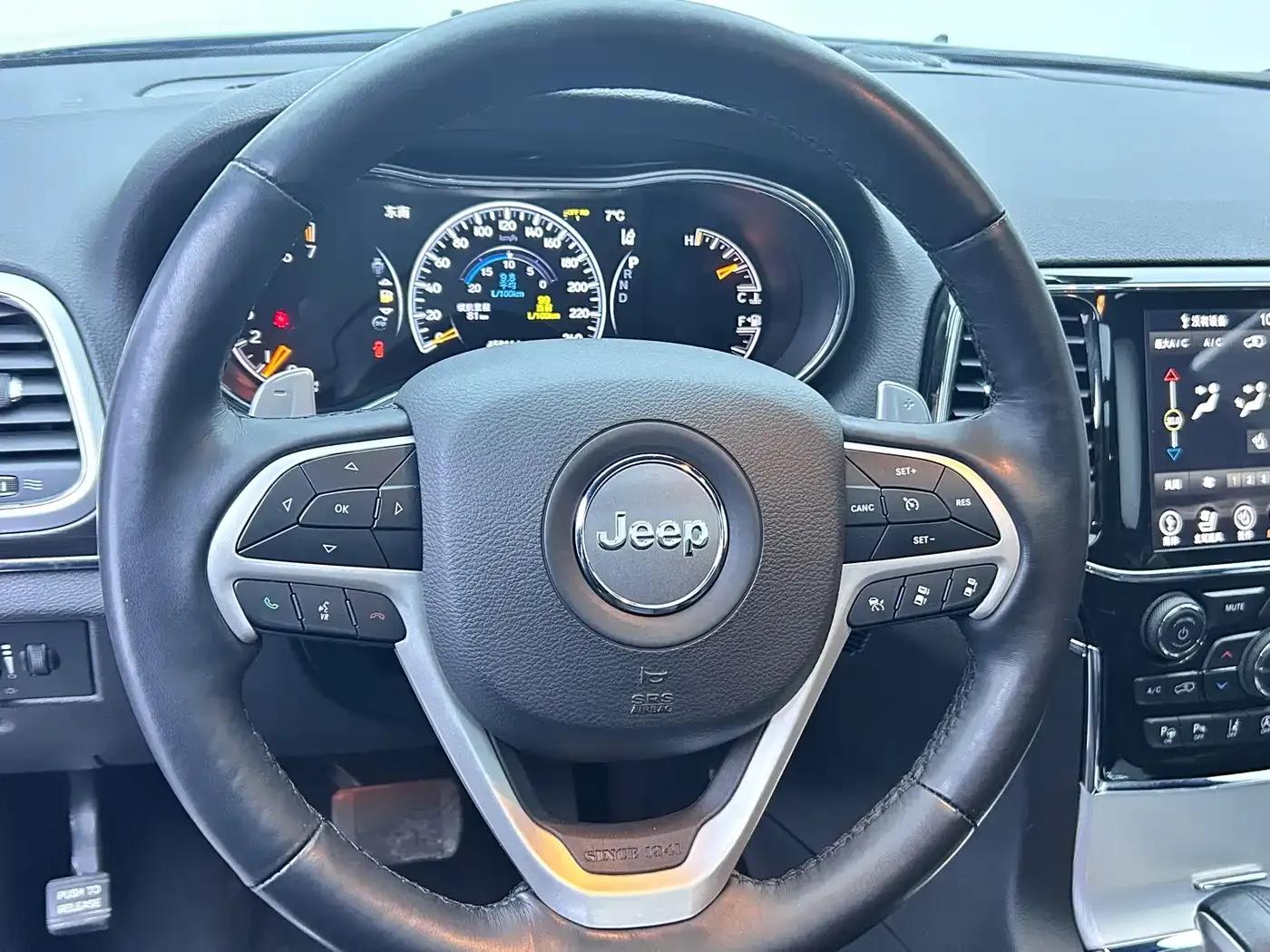 2021 Jeep Grand Cherokee (Imported) 3.0L 80th Anniversary Edition — миниатюра 12