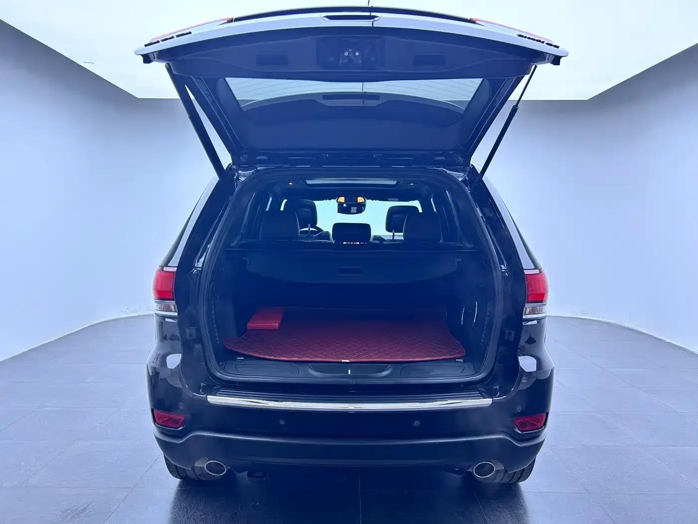2021 Jeep Grand Cherokee (Imported) 3.0L 80th Anniversary Edition — миниатюра 19
