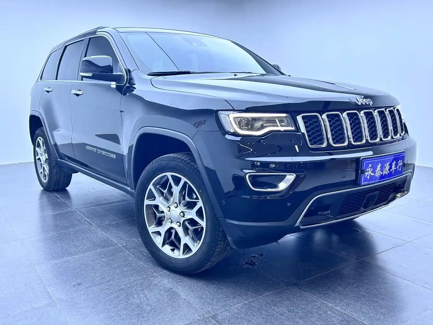 2021 Jeep Grand Cherokee (Imported) 3.0L 80th Anniversary Edition — миниатюра 3