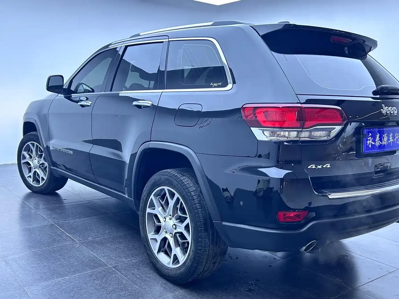 2021 Jeep Grand Cherokee (Imported) 3.0L 80th Anniversary Edition — миниатюра 4