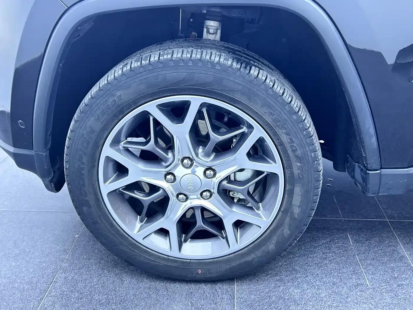 2021 Jeep Grand Cherokee (Imported) 3.0L 80th Anniversary Edition — миниатюра 6