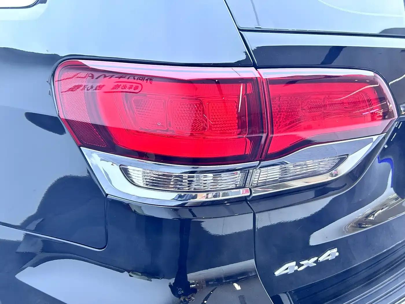 2021 Jeep Grand Cherokee (Imported) 3.0L 80th Anniversary Edition — миниатюра 8