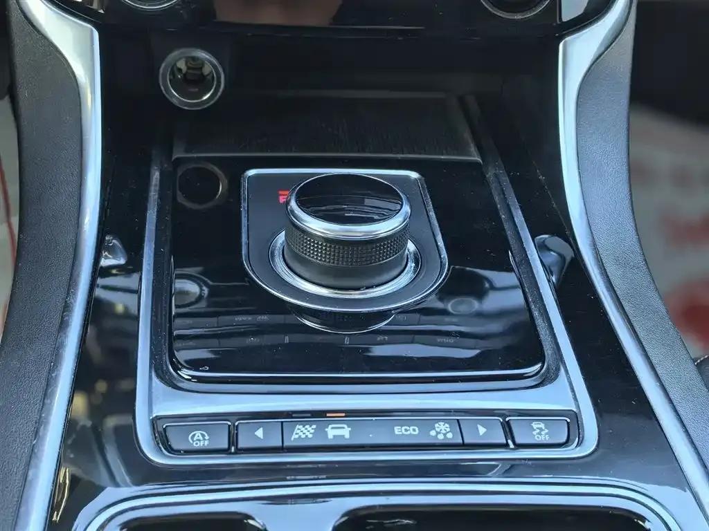 2018 Jaguar XEL 2.0T 200PS Luxury Edition — миниатюра 25